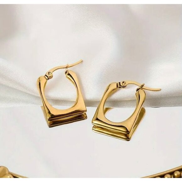 Independent Jewelry - 14K Gold Plated Square Hoop Earrings Geometric Chunky Modern Minimalist
